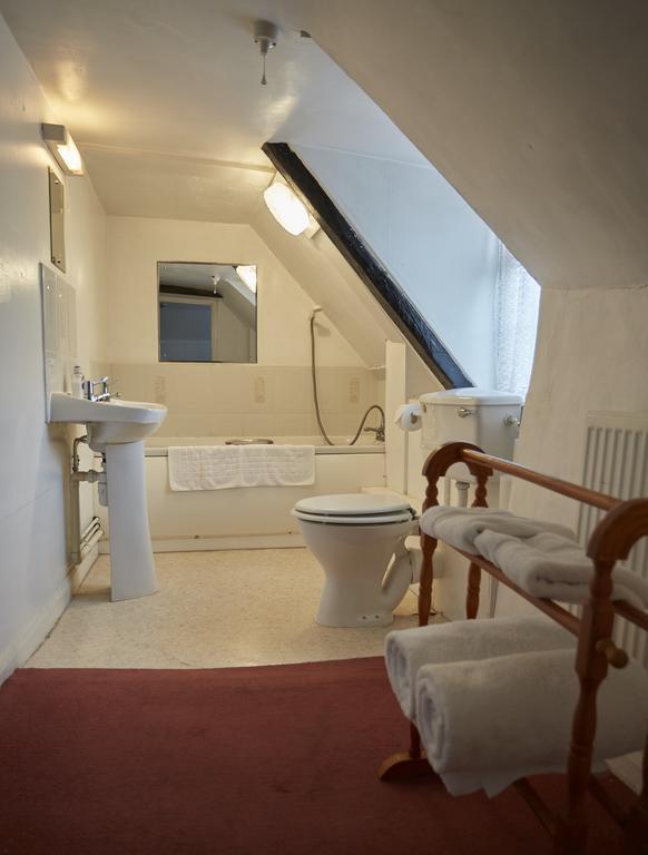 The Court House Hotel Colchester Room photo